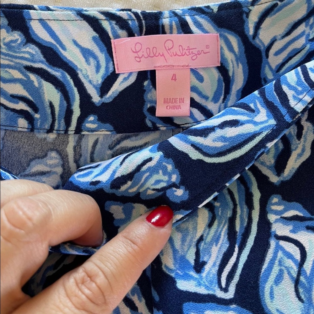 Lily Pulitzer Shorts Blue size 4 like new